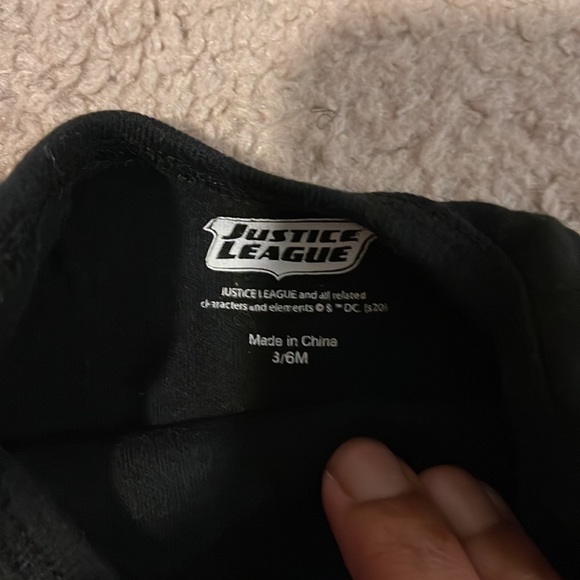 DC Justice League 3-6M Onesie Bundle (3) - Picture 4 of 10